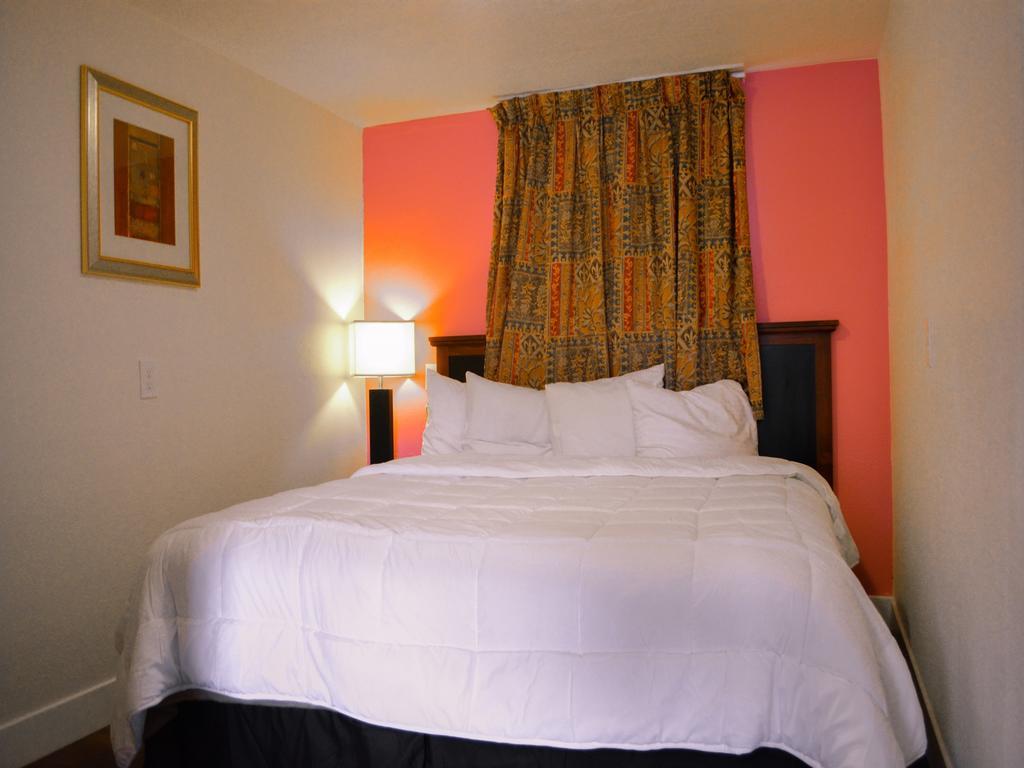 Del Rancho Motel 2*